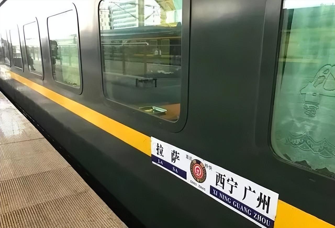 火车|坐上绿皮火车，穿越大半个中国，拥抱世间最美的情郎