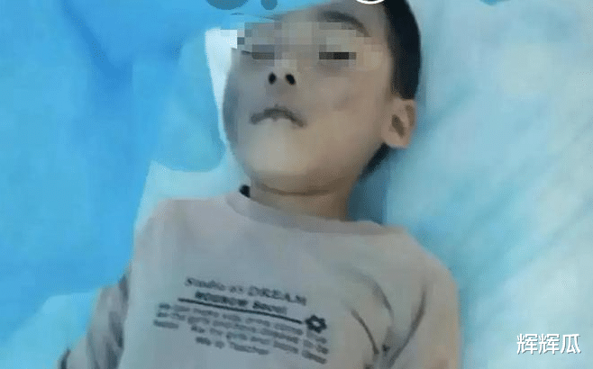 “爸爸,别打了…”,8岁的男孩在撕心裂肺的哭喊声: 被打死了