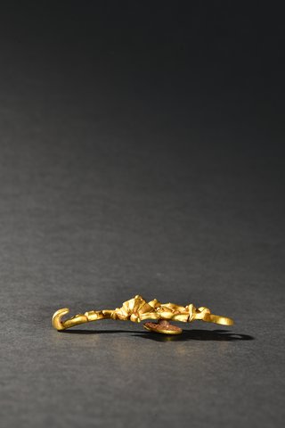 汉代 纯金灵猴带勾