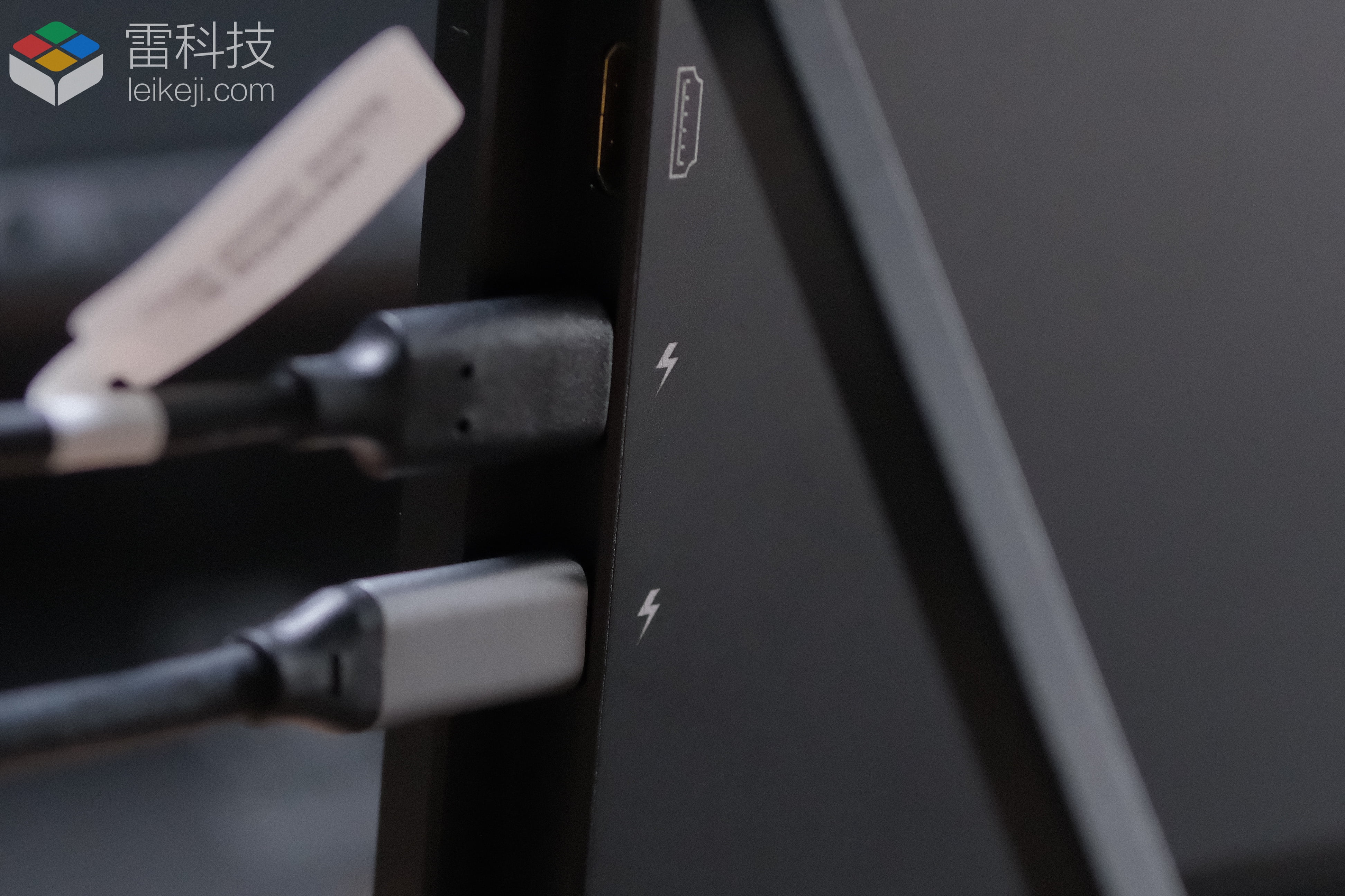 深信服|雕塑家便携显示器体验:轻松解锁游戏大屏新体验