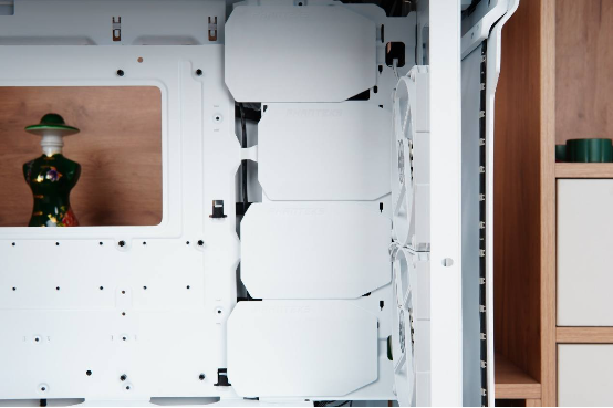 机箱|新的一年新的归来，追风者(PHANTEKS) PK518幻影白新色鉴赏