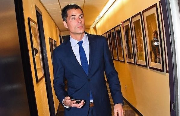 队记:湖人不想继续透支未来赢在当下,詹姆斯也要为球队现状负责