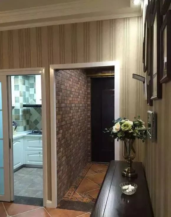 邻居12万打造的美式新房,进门的玄关墙让人挪不动脚,实在漂亮