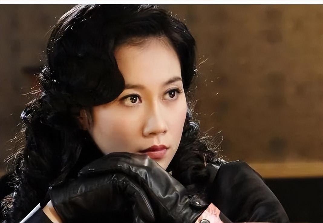 陈意涵|吴谨言的“排骨胸”,陈意涵的“凸眼”,7位女星瘦脱相毫无美感