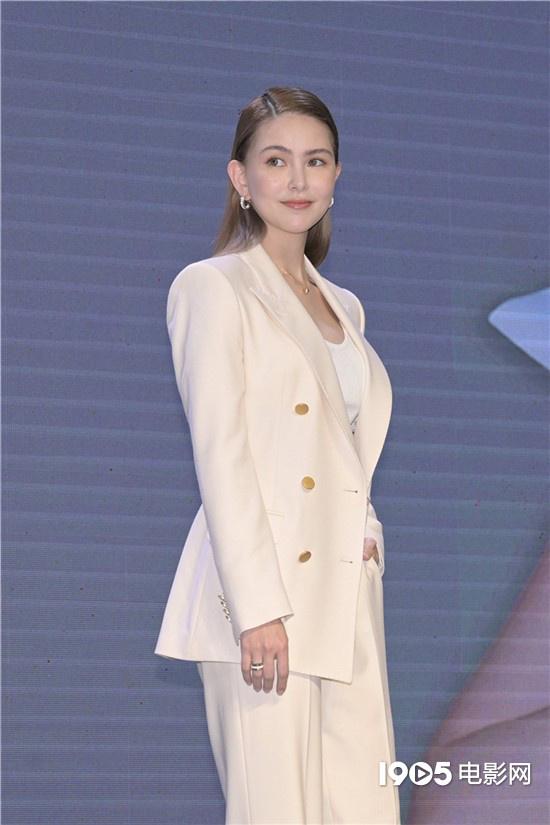 昆凌 昆凌谈与周杰伦减肥趣事 称肚子“打烊”不生四胎