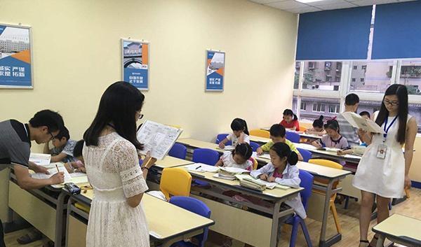 |寒假未到，校外教育机构已经悄悄“安排”上了，家长表示左右为难