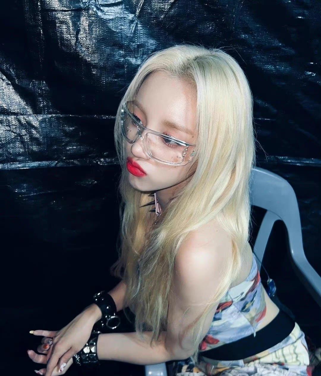 周杰伦|宋雨琦白发魔女造型