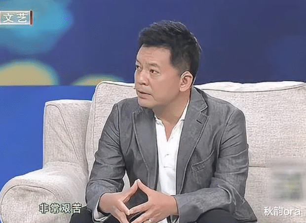 娱乐圈|“赵政委”何政军：娶初恋，妻子为他退出娱乐圈，结婚30年零绯闻