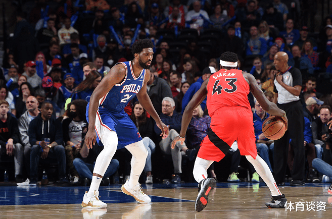 篮网队|大爆冷！NBA引吐槽：为避开篮网，两强队一起演戏，东部第2要不得