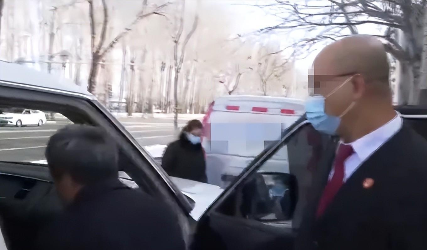 吉林男子付不起修车费跑路,车停六年愁坏店主:不敢扔也不敢卖