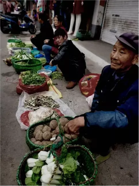 二维码|从今天起,上街请带点现金吧…