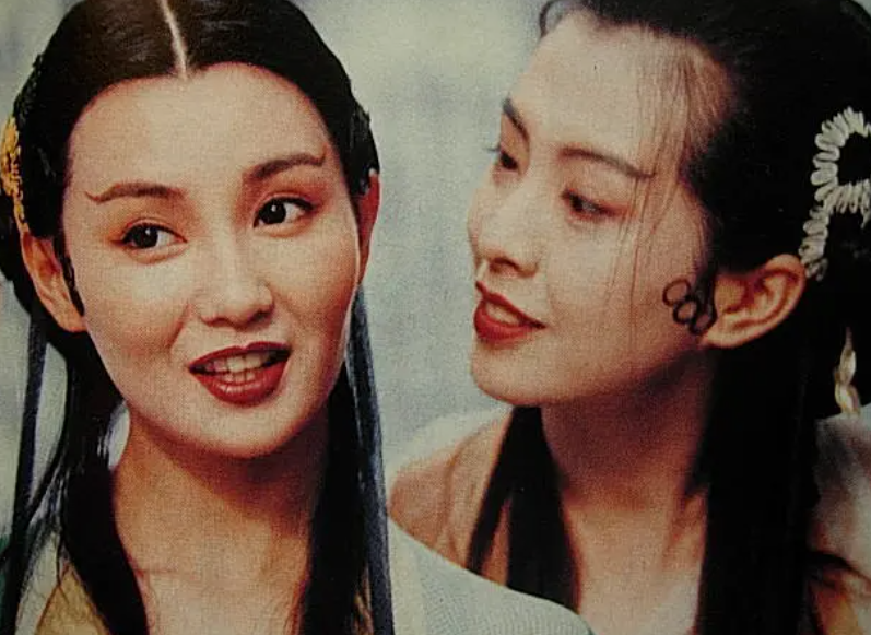 赵露思|韩雪佘诗曼演《青蛇》引关注，尔冬升反应真实！装都懒得装？