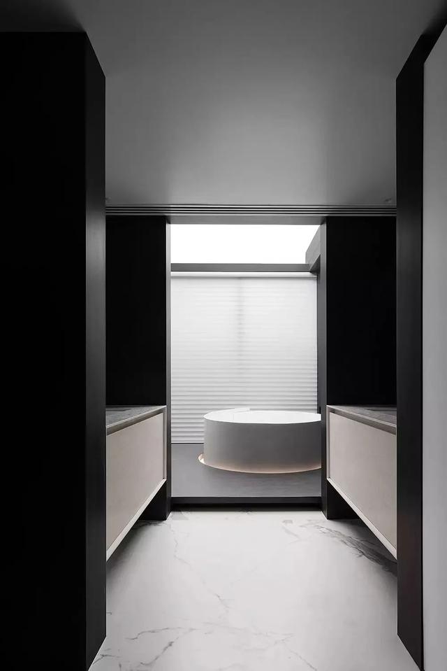 320㎡现代极简,黑与白的纯粹设计,简洁明亮、时尚大方