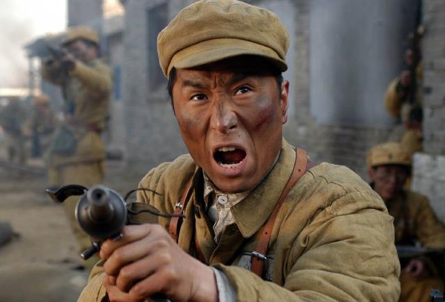 李云龙|亮剑：段鹏为救李云龙差点犯错，赵刚怒斥他，其实是在保护他