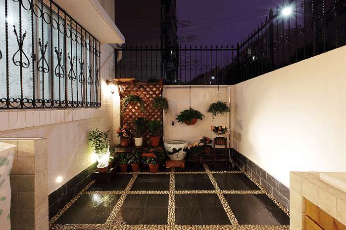 亲戚很是固执,装修时坚决不封阳台,邻居和物业天天上门劝!