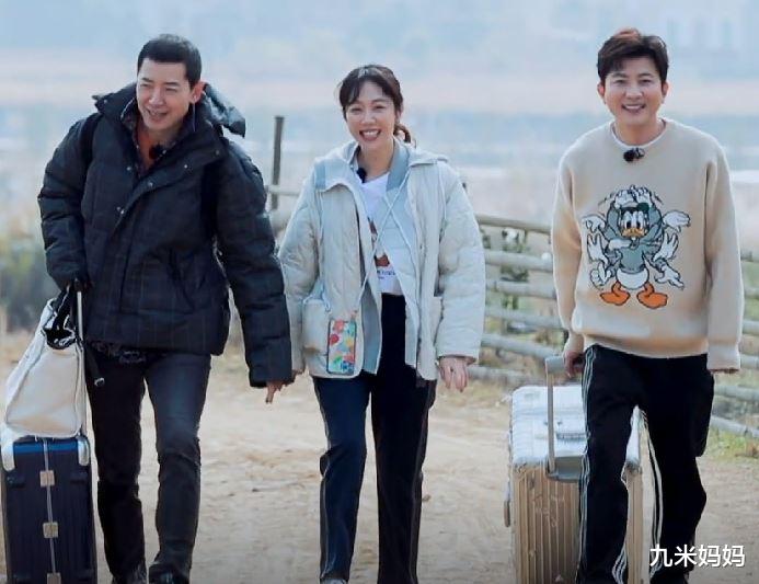 姜妍|不知道将来谁会有那么好的运气，能娶姜妍为妻，随身包里都带着锅