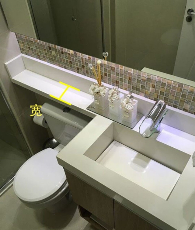 小户型卫生间扩容,洗手台做加长设计,亲戚来了都羡慕!
