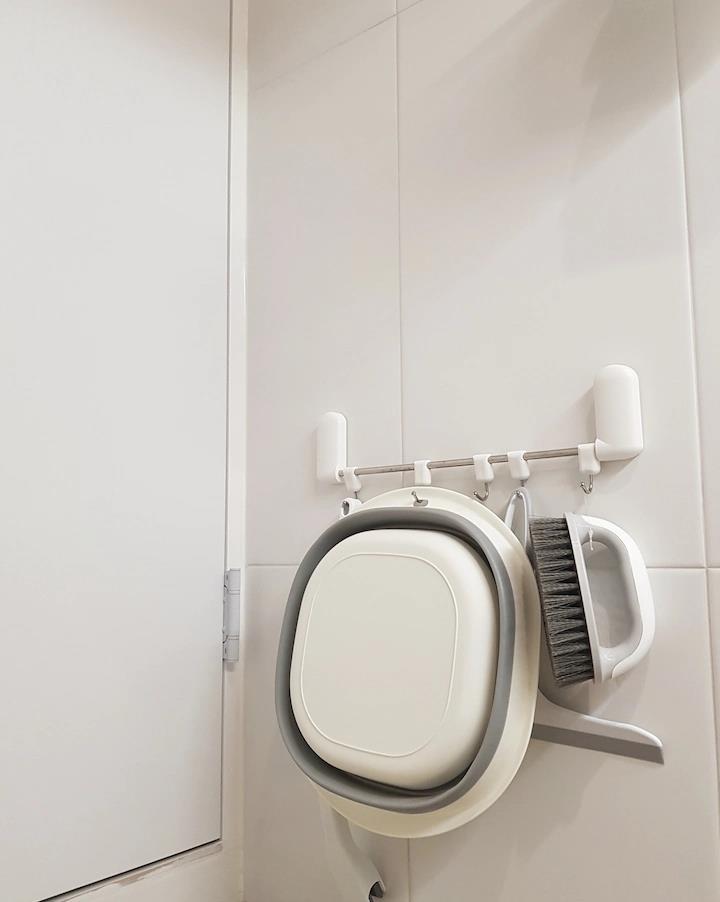 60㎡小家一人居：一进门就是厨房，衣柜直接放在客厅！白白净净