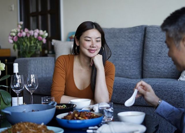 天王嫂|41岁“前天王嫂”近照曝光，超模身材走形却被网友夸赞：健康美