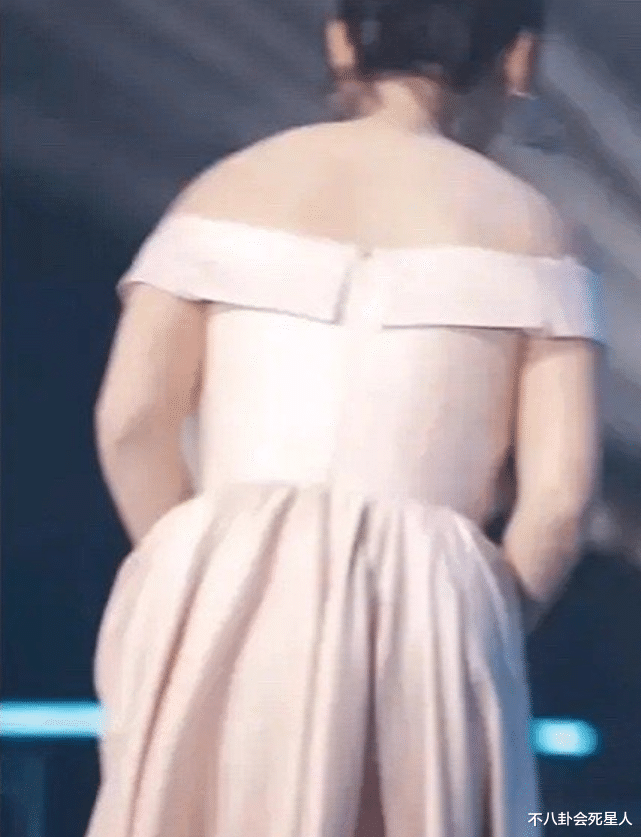 金晨|虎背熊腰or性感美背?这12位女星的背,让我看到“世界参差”