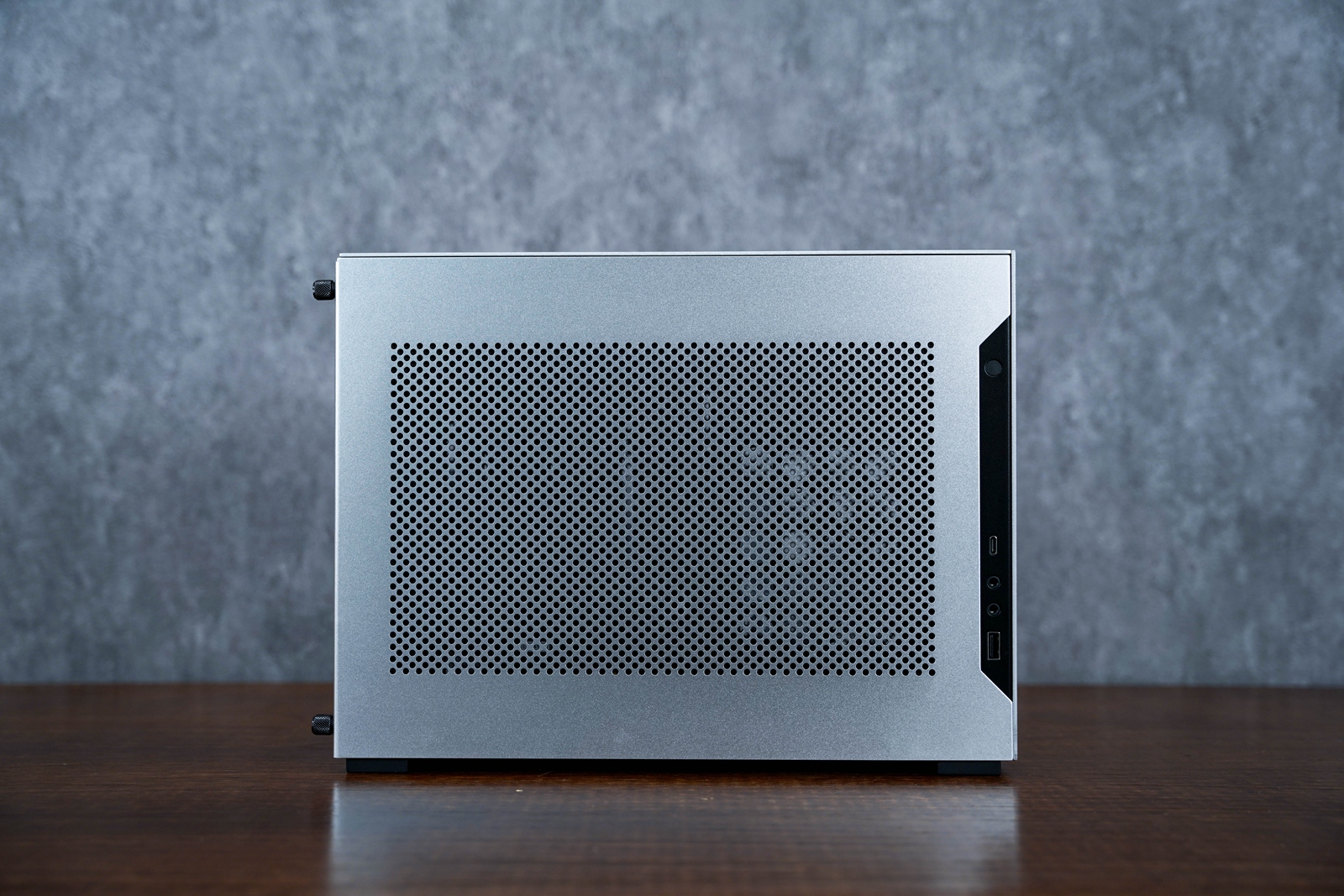 显卡|11L银黑策划， A4-H20携手12代酷睿与D5的游戏小钢炮装机体验