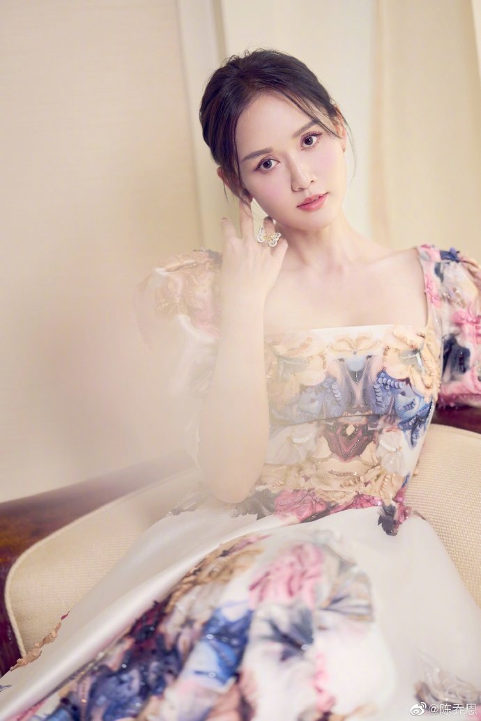 陈乔恩|陈乔恩再次发文回应怀孕传闻：网路上的妖怪好多，不要恶言相向