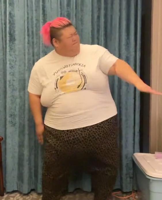 面霜 网红胖猴仔跳“炸雷舞”,15秒视频跳出一头汗,妻子喊话要离婚