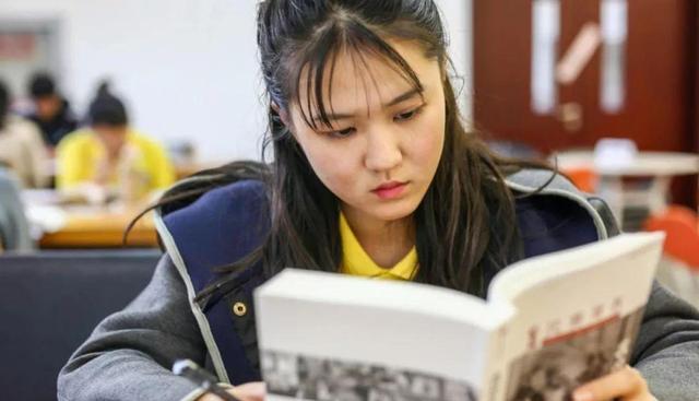 大学生|大学生放假前后“对比照”，看完不禁感慨：直接换头了一样！