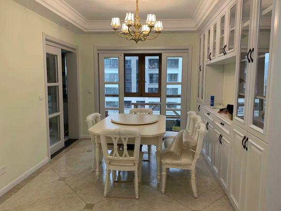 新房装修好在等通风,装修费花了40万的效果就这样?被坑了