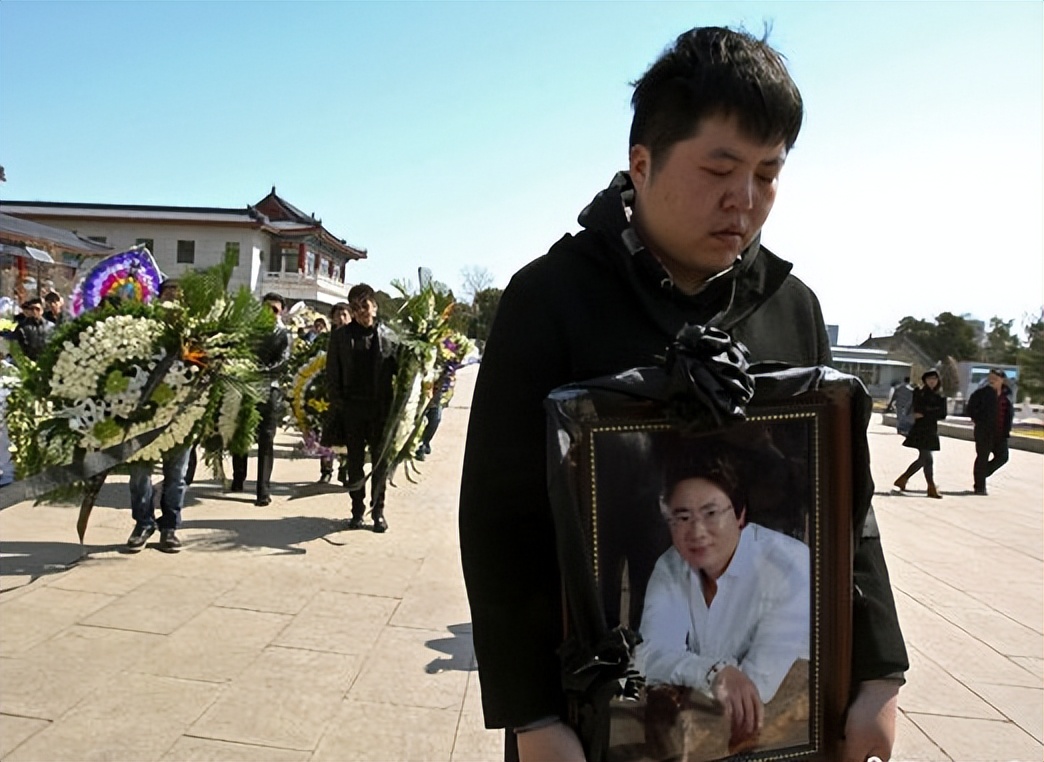 白静:24岁爆红,29岁和丈夫同时离世,母亲为了争遗产四处奔走