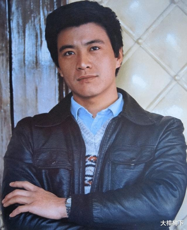 周里京|国家一级演员周里京:前妻被杀害,与同学不来往,二婚找到幸福