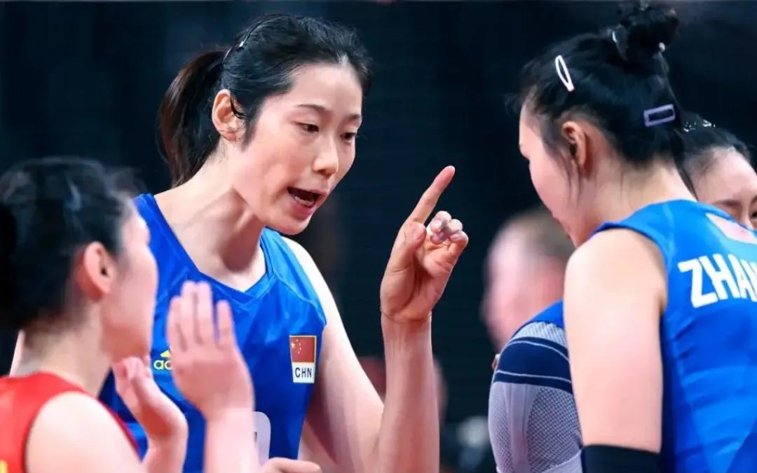 图赫尔|恭喜朱婷！获国际排联重要嘉奖，人民日报发文祝贺，无愧女排一姐