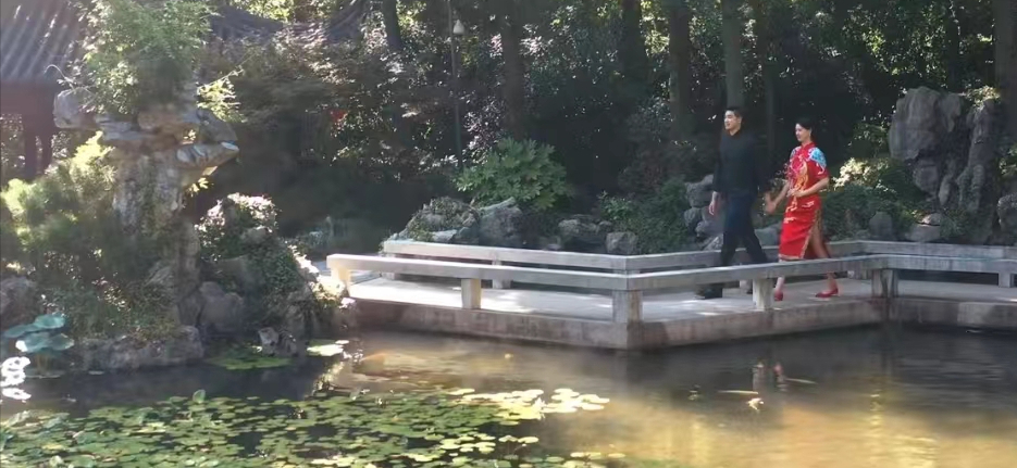 陈冠希|张常宁吴冠希回门宴！举办地高档，中式婚服+手镯亮眼，母亲赐字