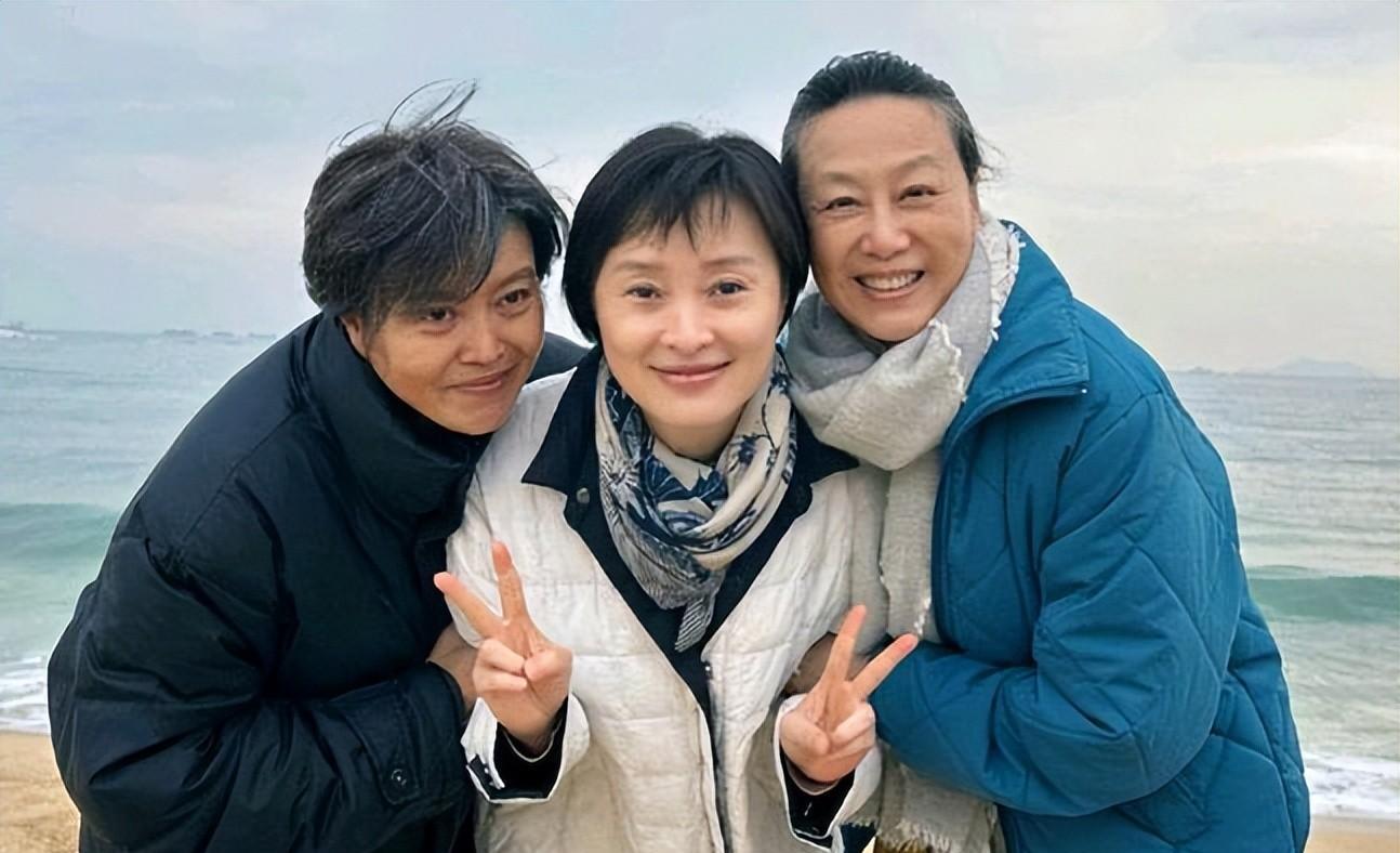 丁嘉丽|64岁丁嘉丽，一个内娱最“大胆”的女人