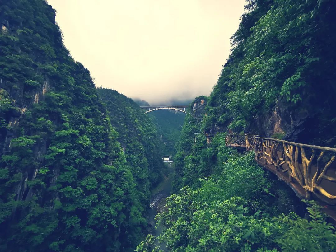 火车|探寻隐藏在城市里的峡谷，不能让他深藏功与名