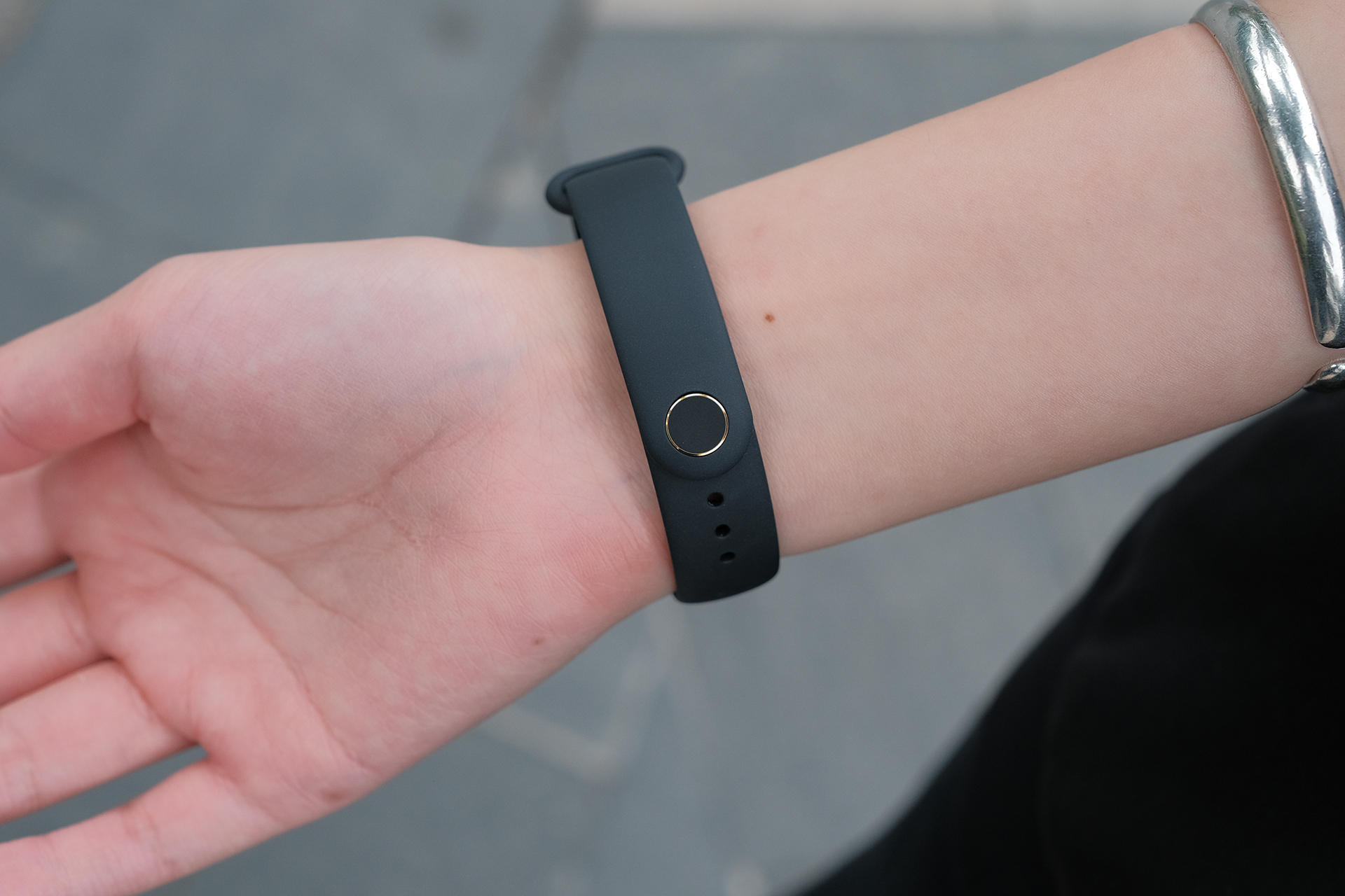 新东方|血氧监测、微信离线支付、智能遥控、NFC,小米手环7全方位测评