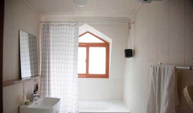 这位韩国女青年,堪称“设计模本”,全屋白墙极干净,圈粉无数!