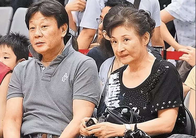 寇世勋|AA制、分房睡、300天不见面不视频,这些明星夫妻相处模式太怪了