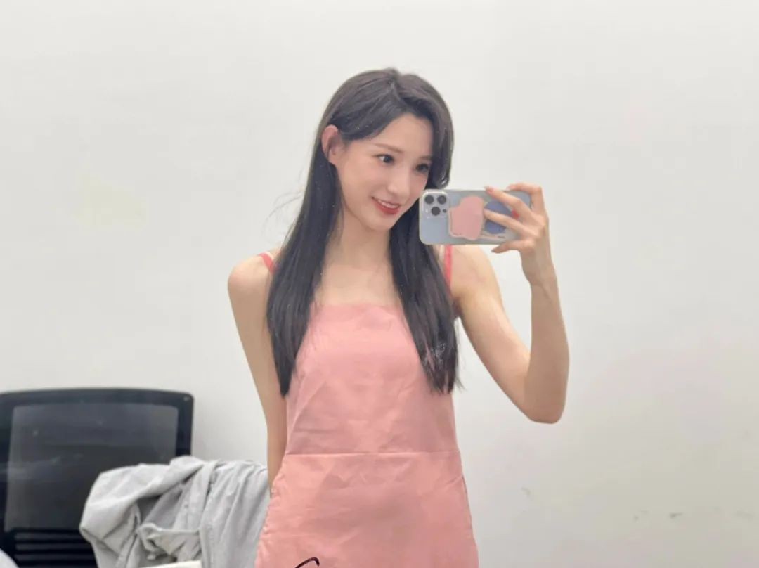 马凡舒|马凡舒，18岁参加模特大赛意外走光，29岁至今单身的她成“央视一姐”