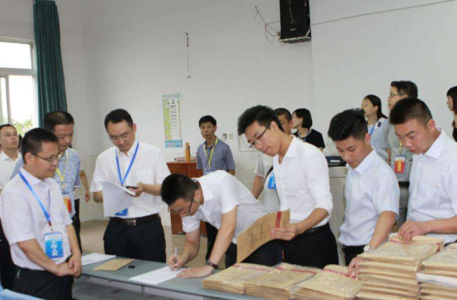 求职|文科生找工作时常碰壁，在考公时却大放异彩，都归功于这三个专业