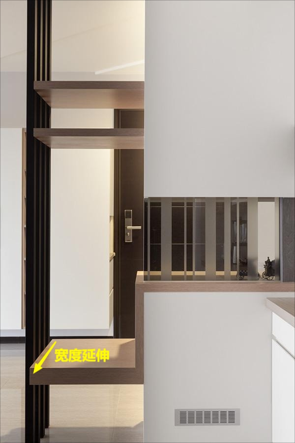 让师傅留出换鞋凳，为什么不再多延伸一截？改造成3种功能区使用