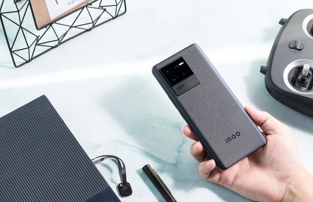 游戏手机|iQOO Neo6深度体验:不是游戏手机胜似游戏手机