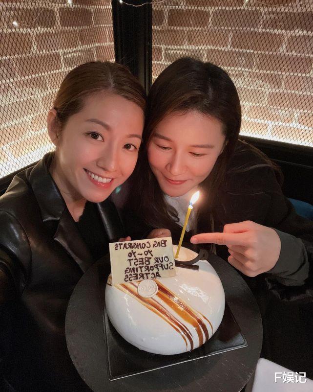 李梦|黄翠如回家后忙着见闺蜜们 为陈自瑶庆生兼庆祝获奖