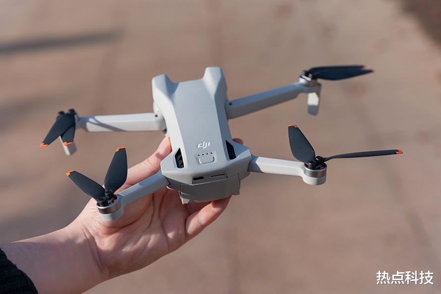 C++|大疆DJI Mini 3无人机评测：精确定位，便携高画质与性价比的结合体