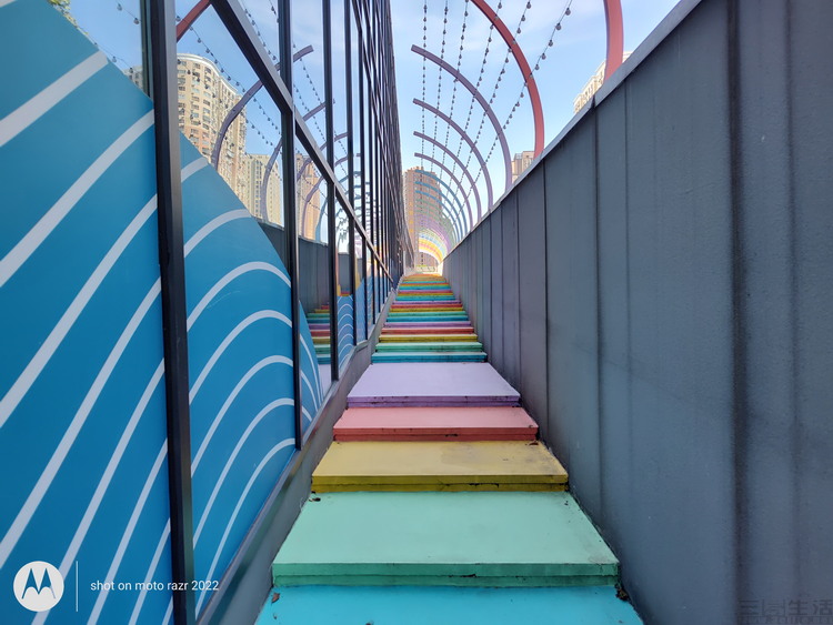 |moto razr 2022评测:“小而美”的翻盖折叠旗舰