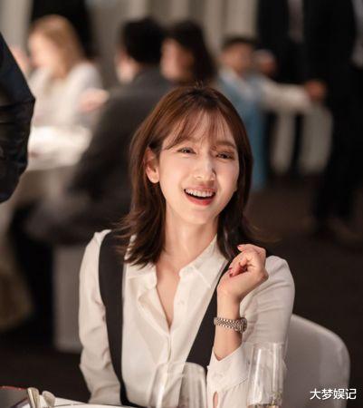 朴信惠|朴信惠当妈5个月「惊喜宣布复工」！淡妆顶短发近况曝