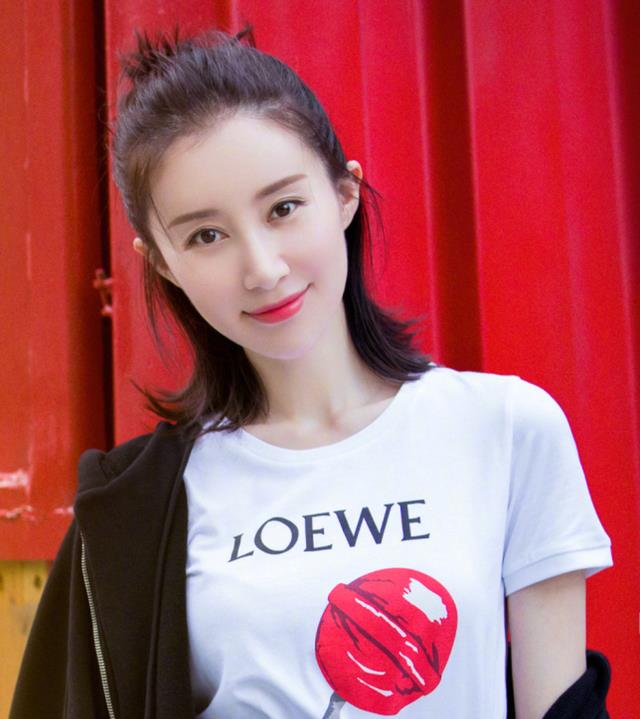 娱乐圈|她因一张照片被导演意外看中,5岁就进入娱乐圈,后片约不断