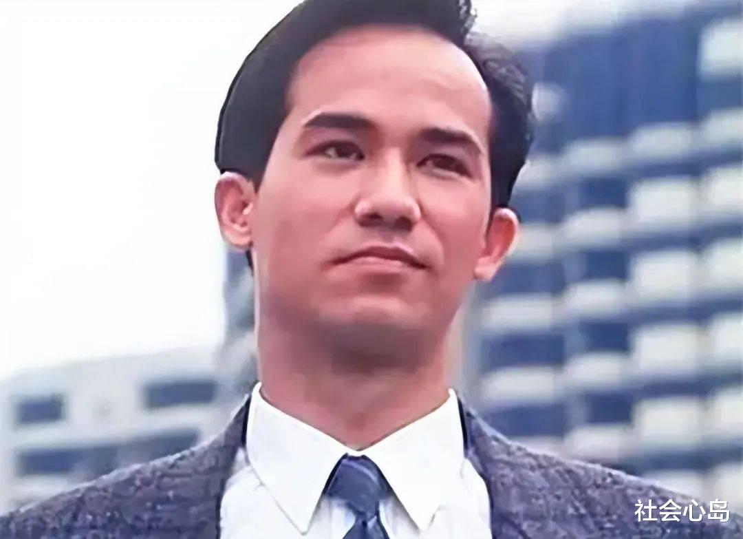 豪宅|8位港星回香港过年，苗侨伟全家从国外回港，刘嘉玲晒香港豪宅