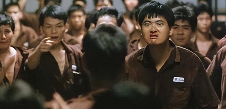 深圳黑老大王小西:1500名警察扫黑被当婚礼助兴节目,下场如何?