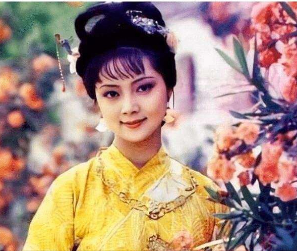 陈红|瓜子脸、高鼻梁和尖下巴才是美女?面若银盘才是国人的正常审美